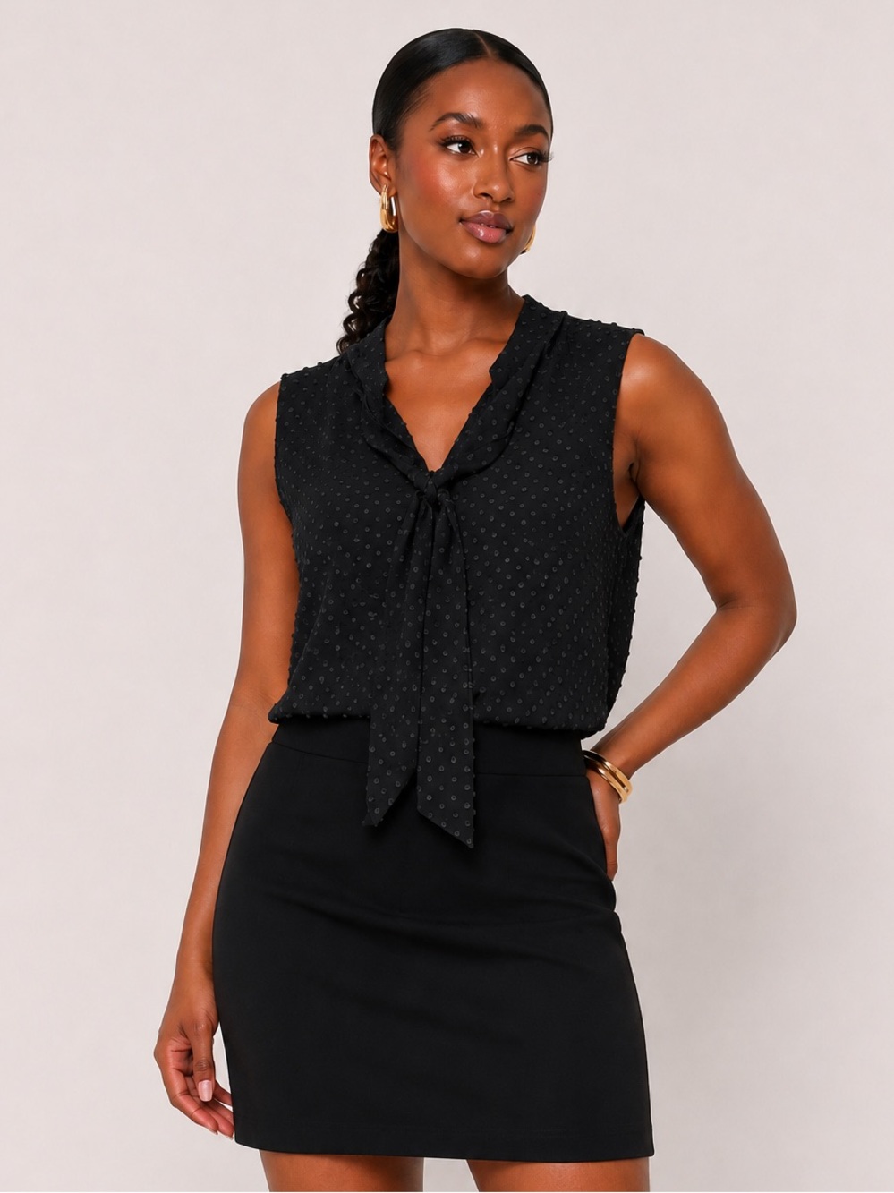 Banana Republic Black Sleeveless Tie-Neck V-Neck Blouse